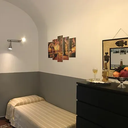 Bed and Breakfast Theater *